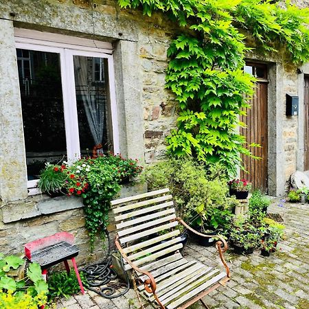 Vila Sous Les Feuilles Redu Exteriér fotografie
